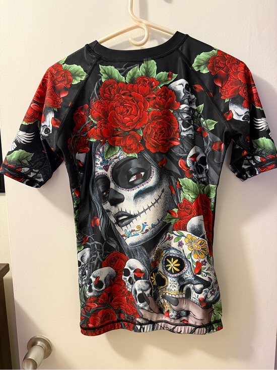 Raven Fightwear Tops - Raven Fightwear Calaveras y Rosas Skull Rose Rashguard L